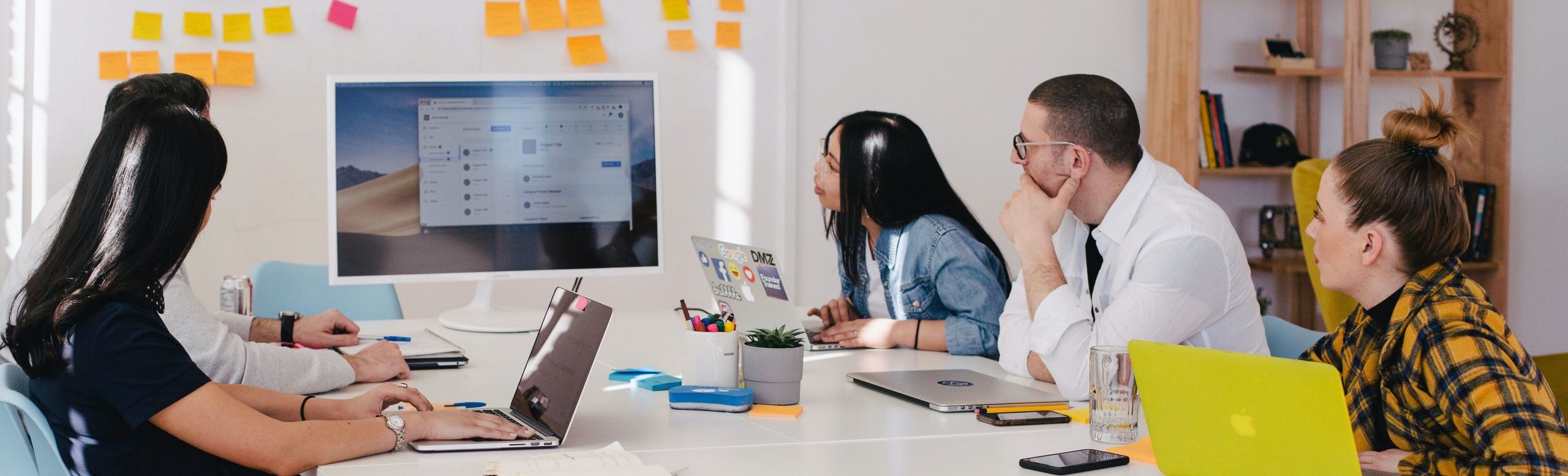 finance-header-team-meeting Finance Brokers